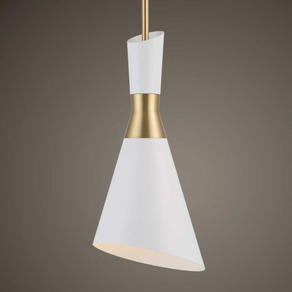 21560