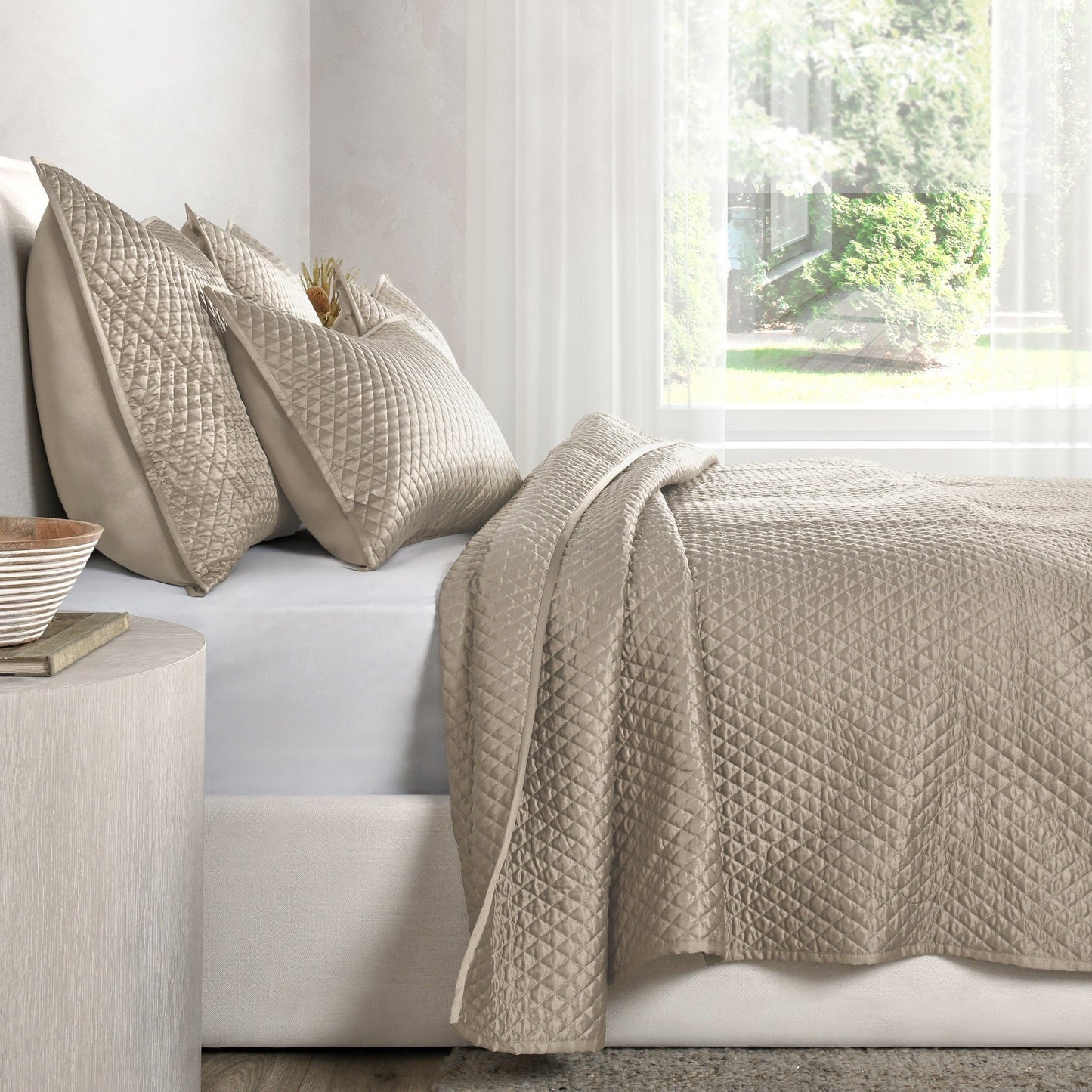 BEDQ411Q
