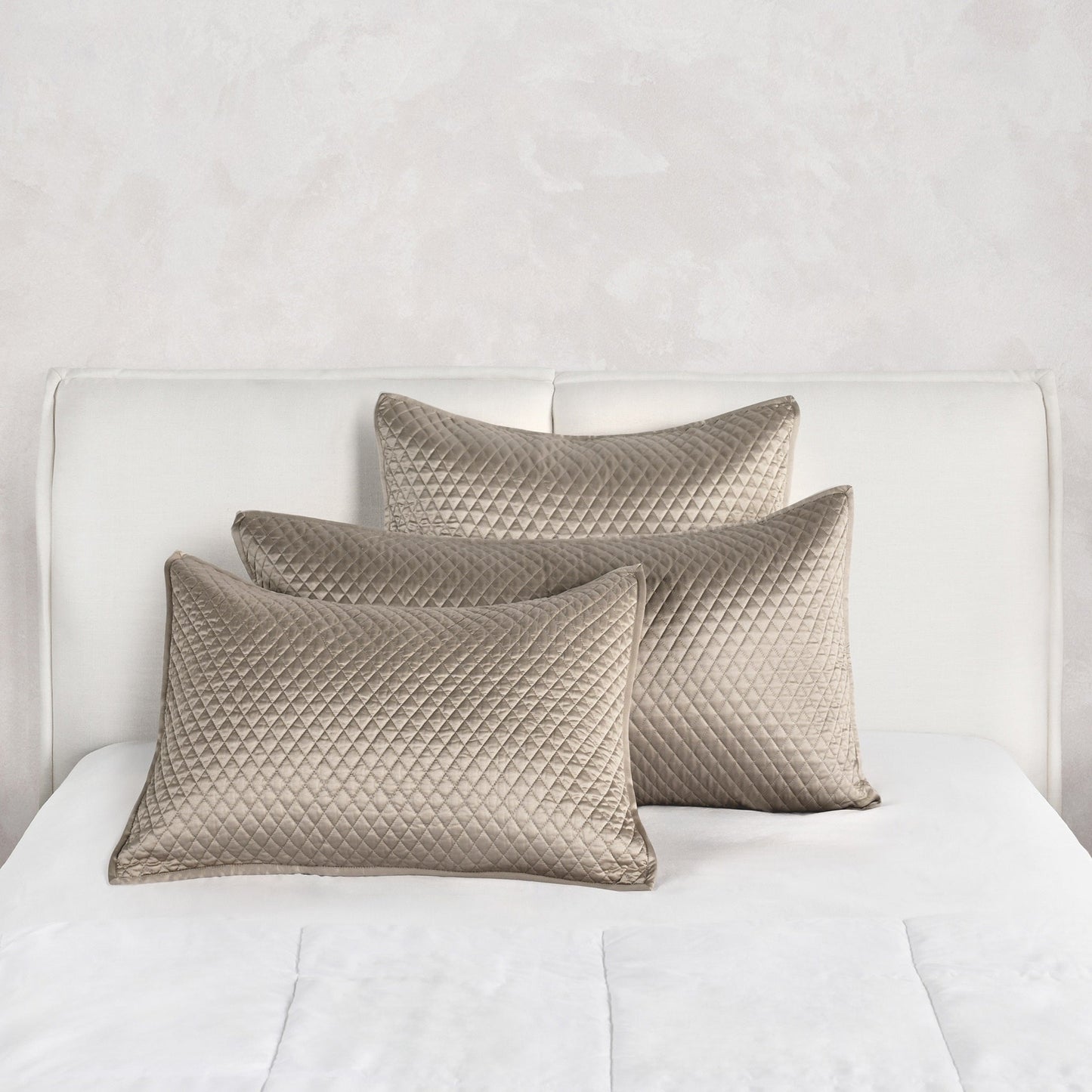 V022377