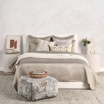V033458